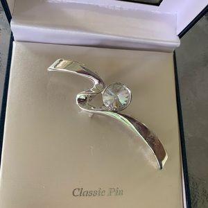 Classic Pin (Tempo)  “NWT”